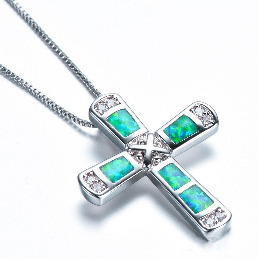 Cross pendant necklace